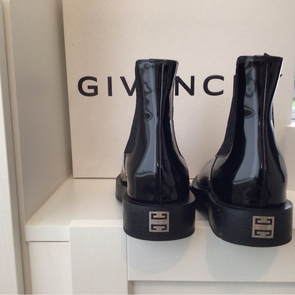 Givenchy Patent Leather Chelsea Booties with Monogram Elastic Insert. Size 6 - Picture 7 of 9